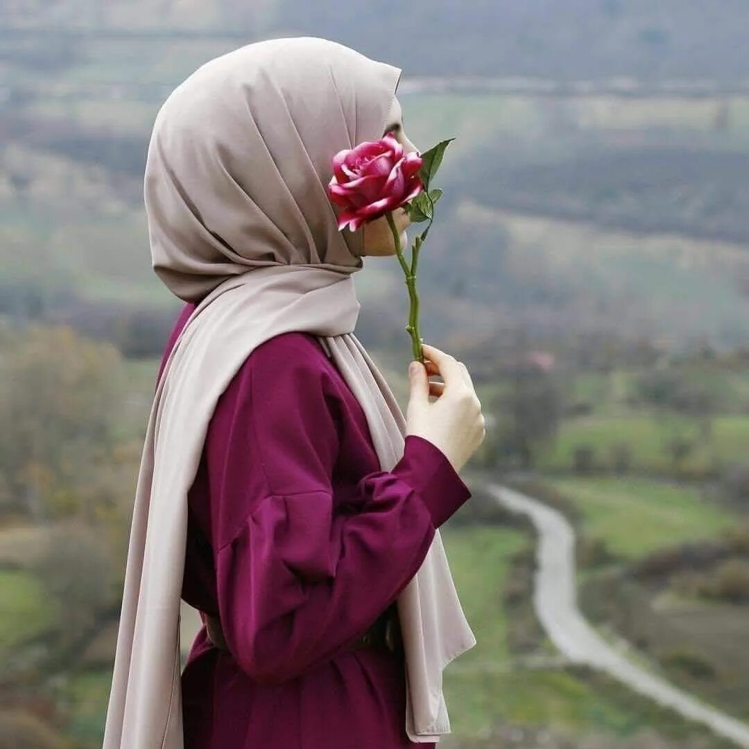 Мусульманские профили. Праведная жена мусульманка. Картинки на профиль мусульман. Исламский фото для профиля.