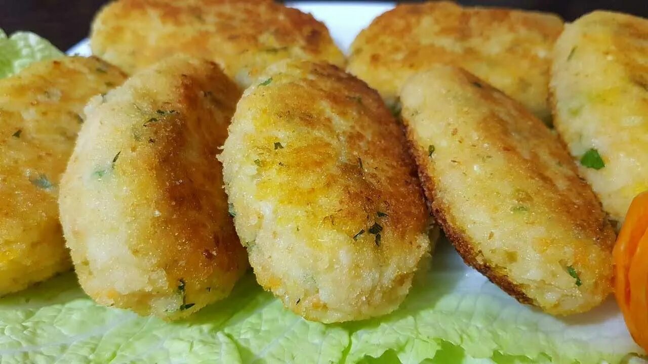 Рецепт вкусных котлет с манкой. Котлеты. капустные. котлеты. капустные котлеты. капустные котлеты постные. овощные котлеты в духовке.