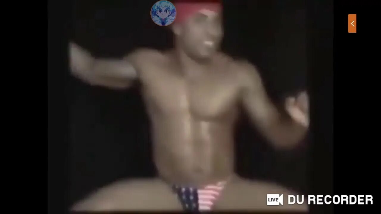 Здесь должен был быть стриптизер