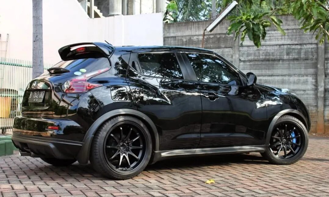 Жук тюнинг. Nissan Juke Tuning. Nissan Juke 2013. Nissan Juke обвес. Nissan Juke tuned.