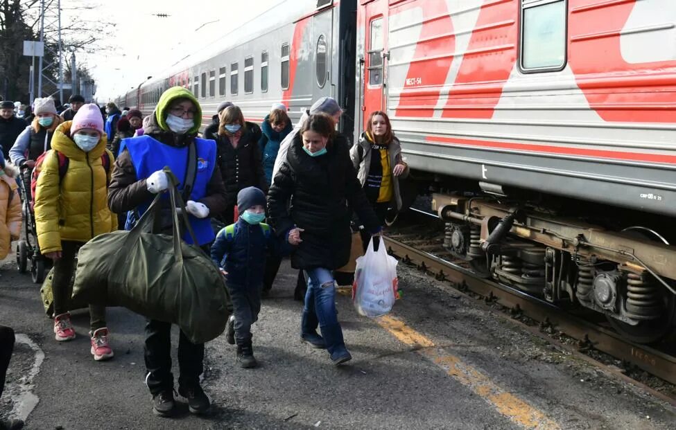 Россия приняла беженцев. Эвакуированные из Донбасса. Беженцы с Донбасса. Беженцы из ДНР.