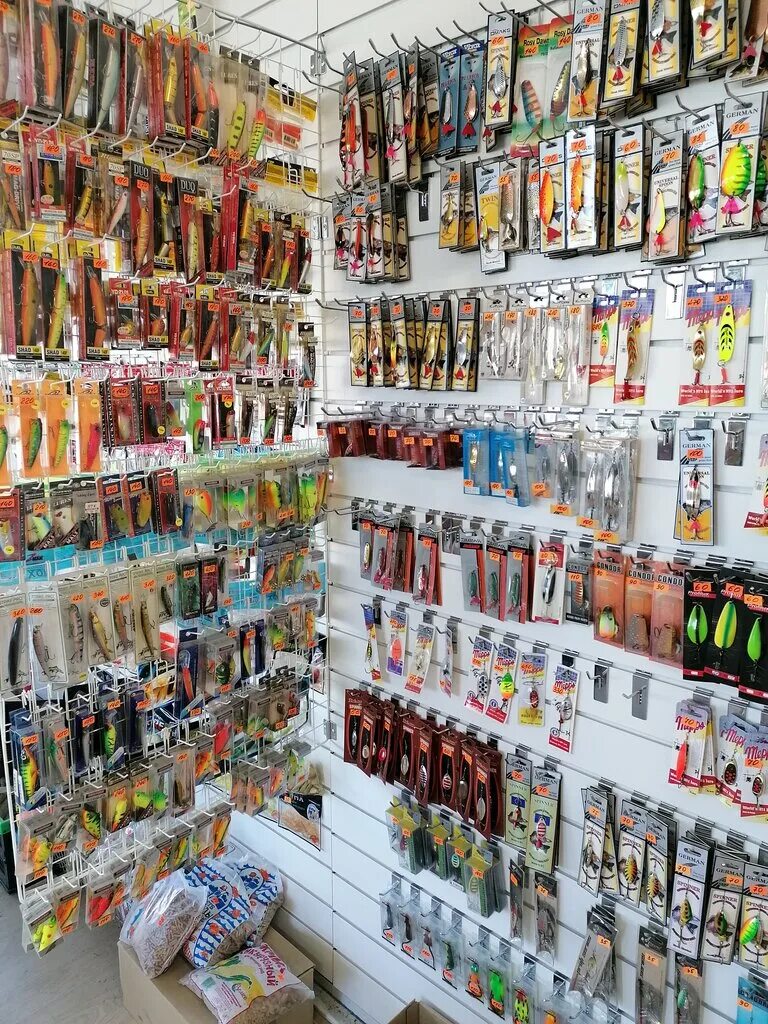 Рыболовный магазин рядом. Рыболовные товары. Рыболовный магазин. Магазин для рыбалки. Рыболовный магазин.