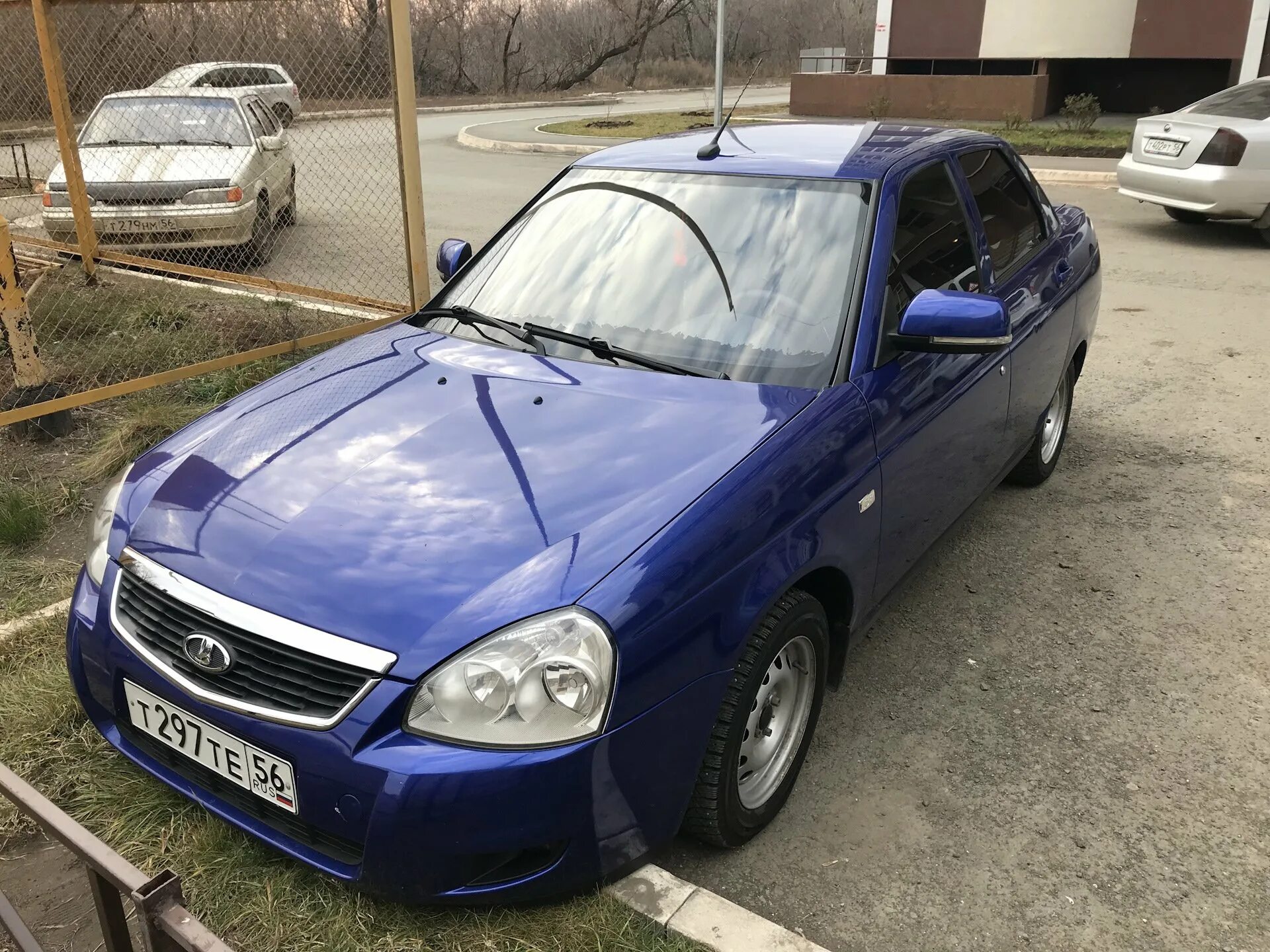 Синий цвет приора как называется. Приора 2 мускари седан. синяя приора 2 седан. lada priora синяя. lada priora 2 синяя.