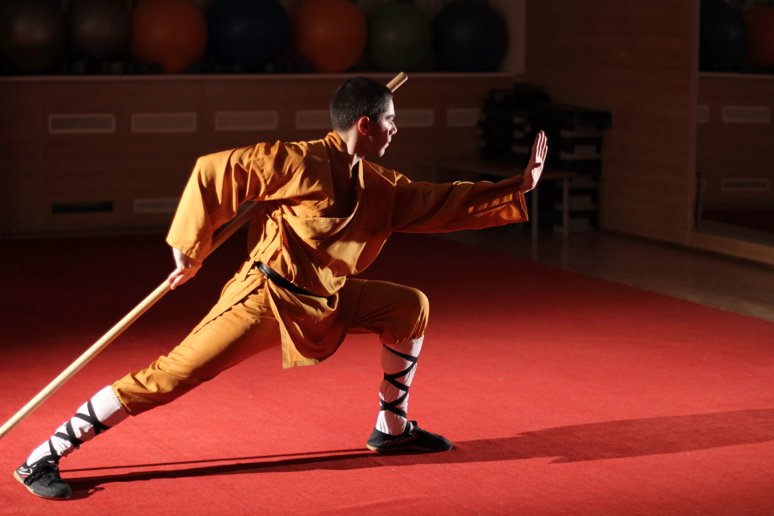 Кун фу китайская борьба. Ушу. Боевые искусства шаолиня фильм 1986. Кимоно для кунг фу. Таолу кунг фу.