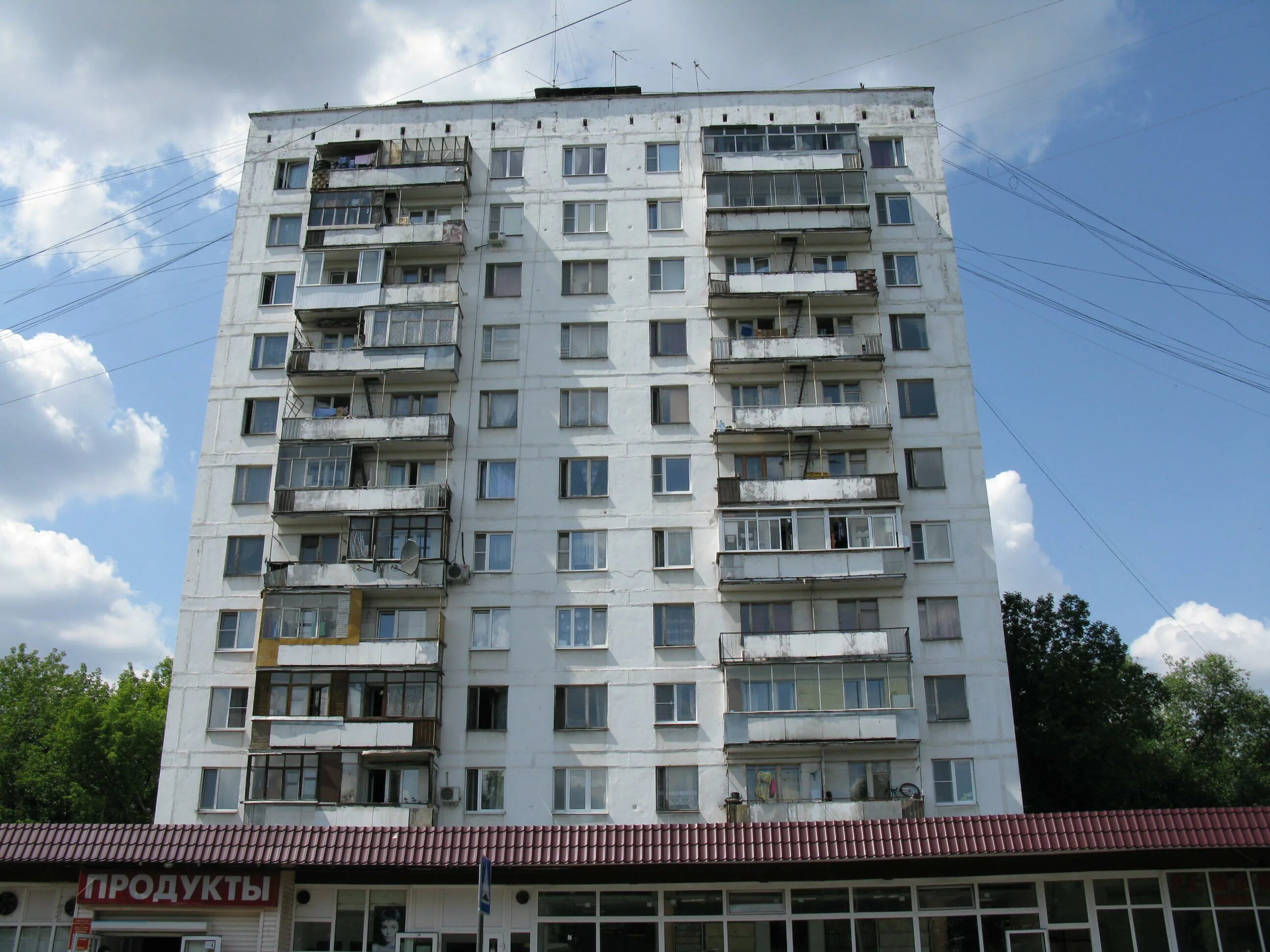 В двенадцатиэтажном доме находится. Улица Плющева 14. Плющева дом 14. 12 Этажный дом одноподъездный. Плющева 12к2.