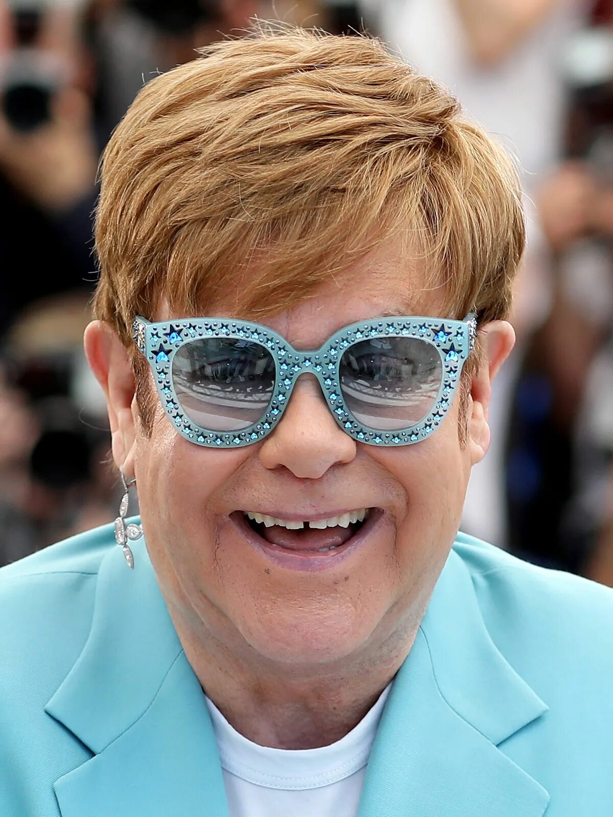 Элтон джон. Элтон джон 2010. Элтон джон фото. Elton john 1967. Элтон геркулес джон.