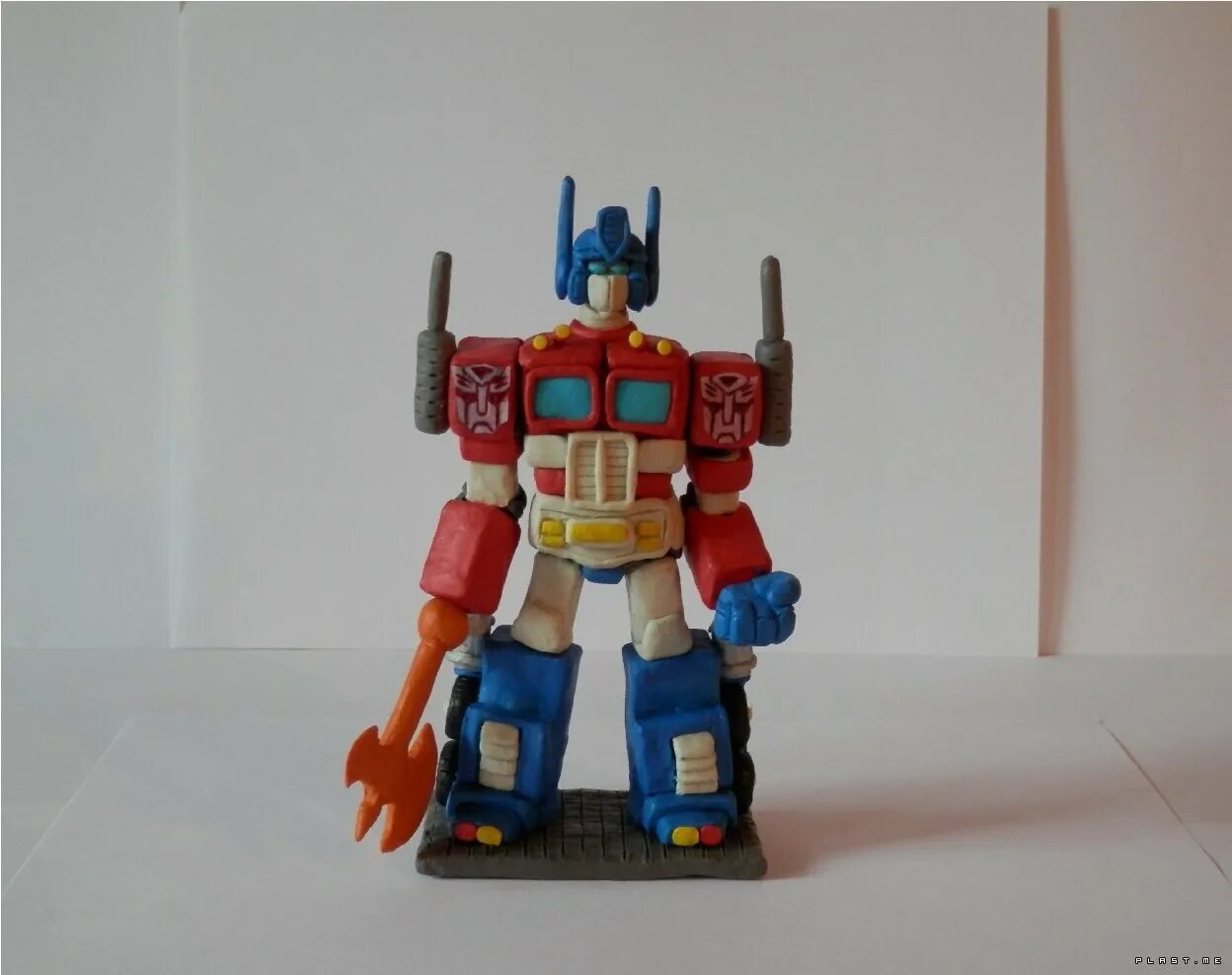 Пластилин трансформеры бамблби. Трансформеры из пластилина. Робот трансформер из пластилина. Робот оптимус прайм из пластилина. Как слепить трансформера.