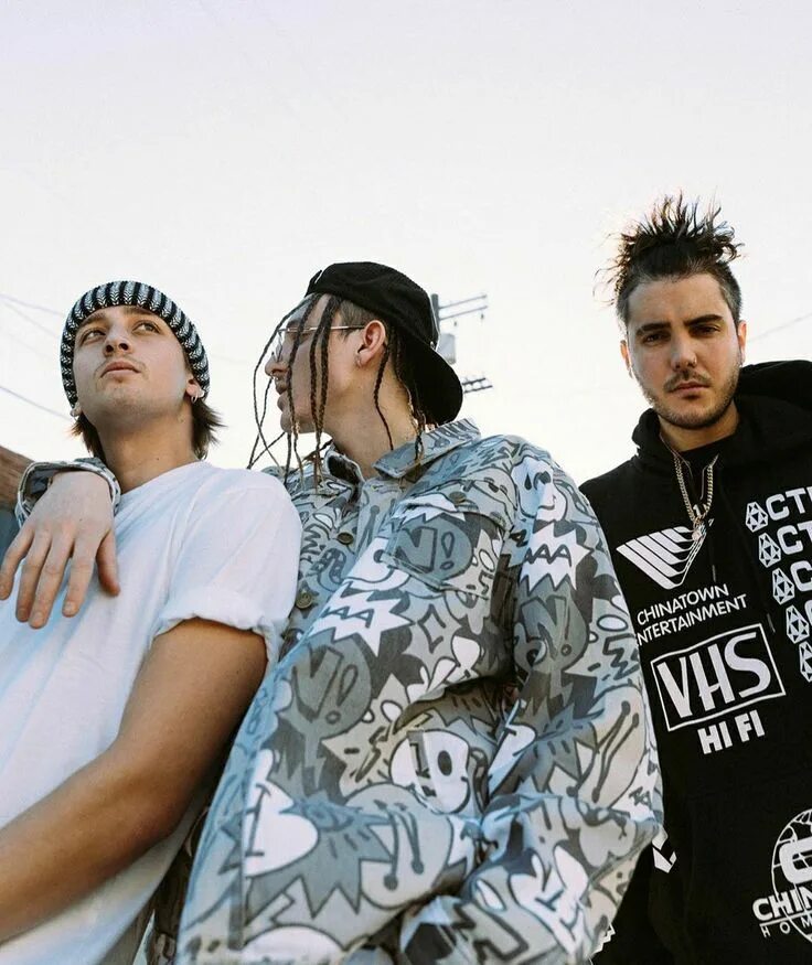 Chase atlantic smesha. Чейз атлантик. ohmami чейз атлантик. chase atlantic группа. энтони кристиан chase atlantic.
