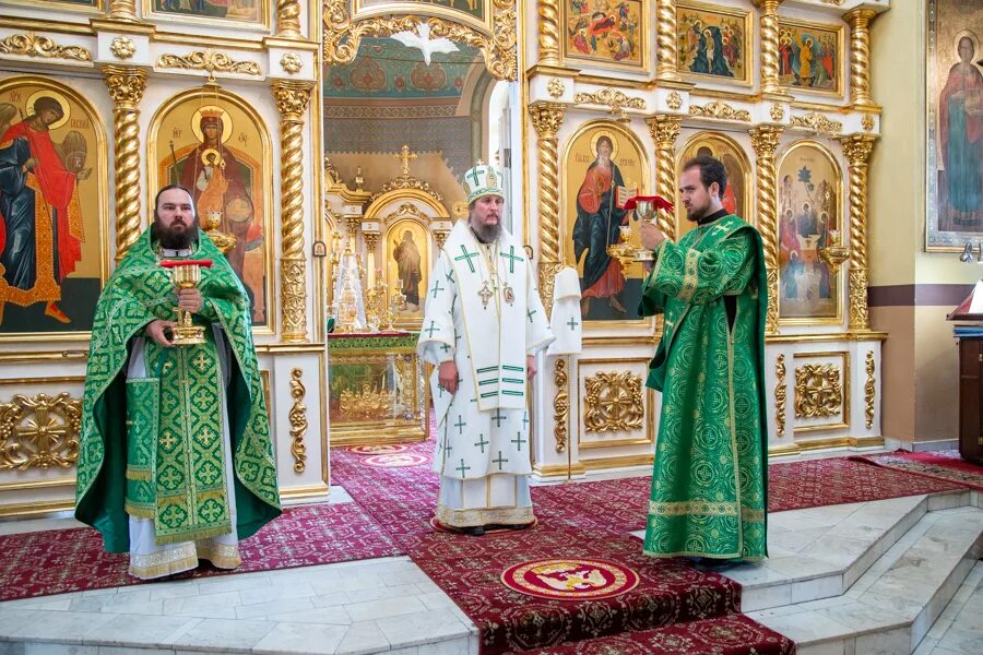 Видео свято троицкий. Горячий ключ Троицкий храм внутри.