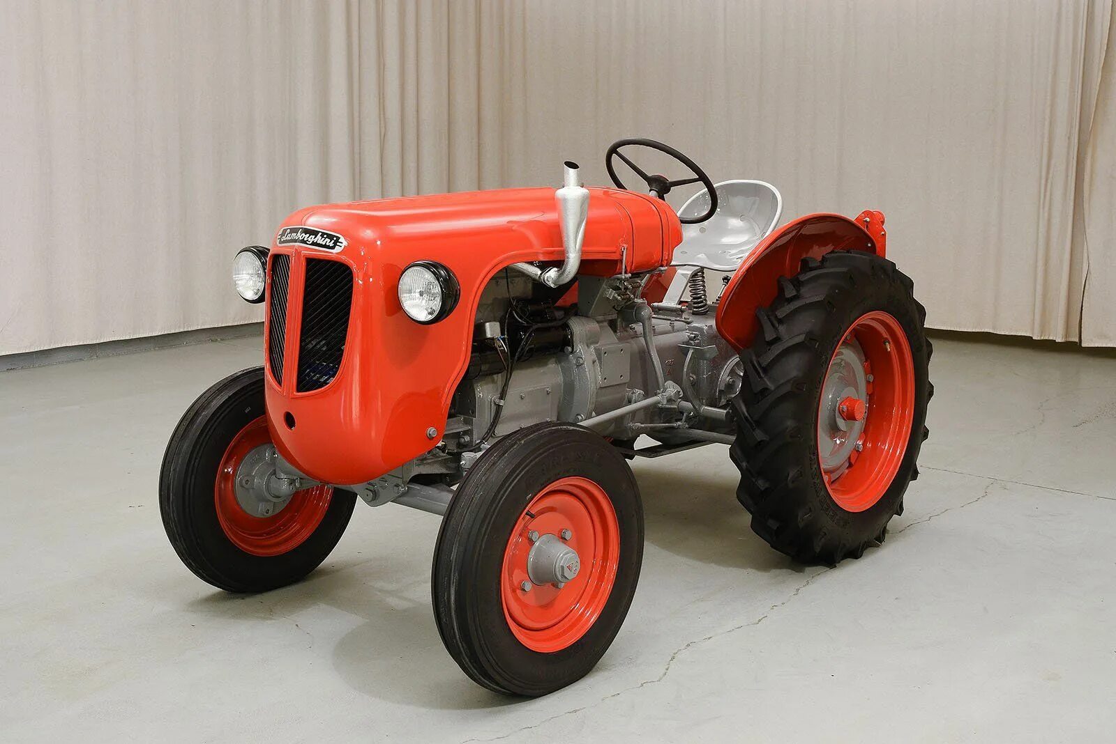 Сколько рублей стоит трактор. Трактор lamborghini dl25. трактор lamborghini dl25 1989. трактор ламборгини dl 25. lamborghini trattori первый трактор.