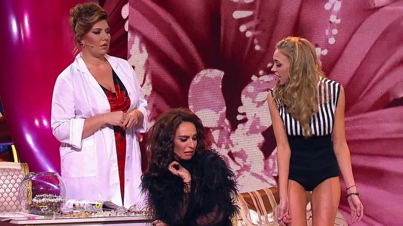 Кордебалет камеди вумен. Камеди вумен клуб домохозяек. Камеди вумен домохозяйки. Камеди вумен домохозяйки. Камеди вумен клуб домохозяек с варнавой.