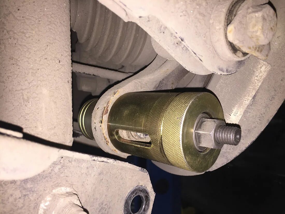 Hyundai elantra 4 плавающий сайлентблок.