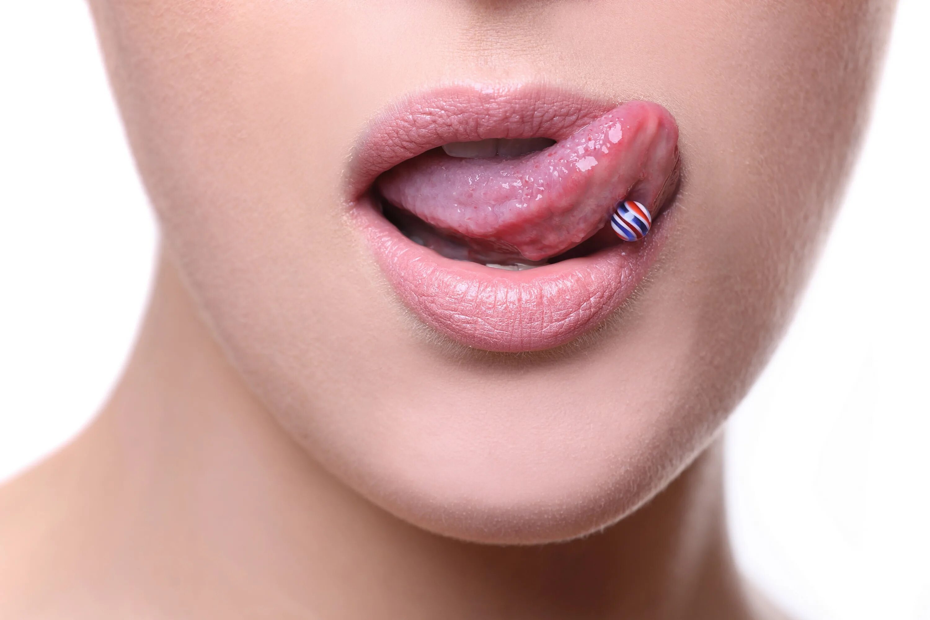 Женские губы. Красивые женские губы. State tongue