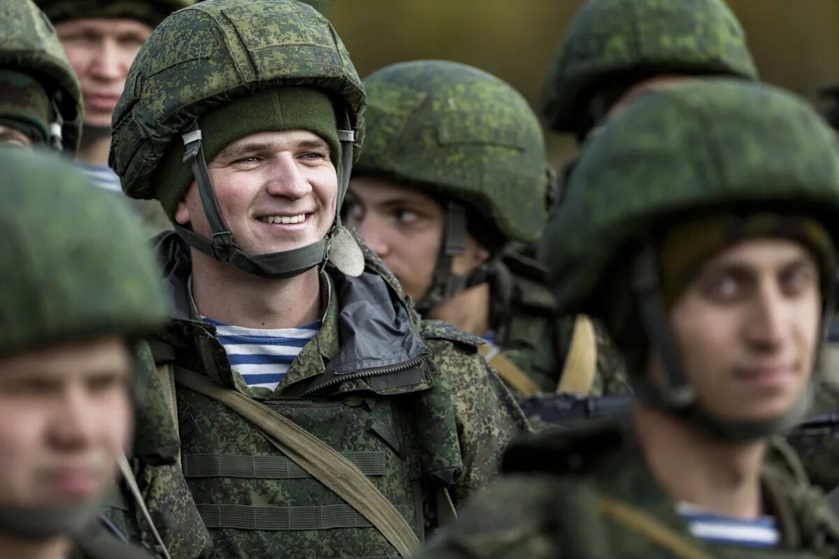 Солдат Российской армии. Солдаты России. Российские войска. Русский солдат. Фото армии рф