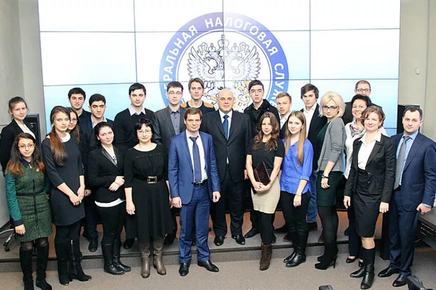 финансовая академия при правительстве рф лого. студенты московских вузов. финансовый университет юрфак. финансовый университет международные отношения. вихарев финансовый университет при правительстве рф.