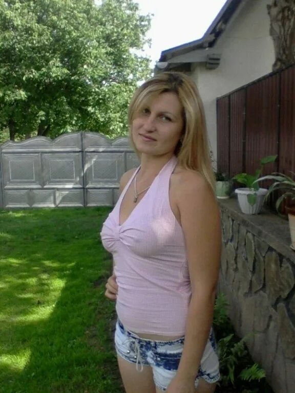 моя девушка прикол. фотосессия моей жены. женщины взрослые без бюстгальтера. смешные мемы про бывших девушек. домашний фотоальбом девушки.