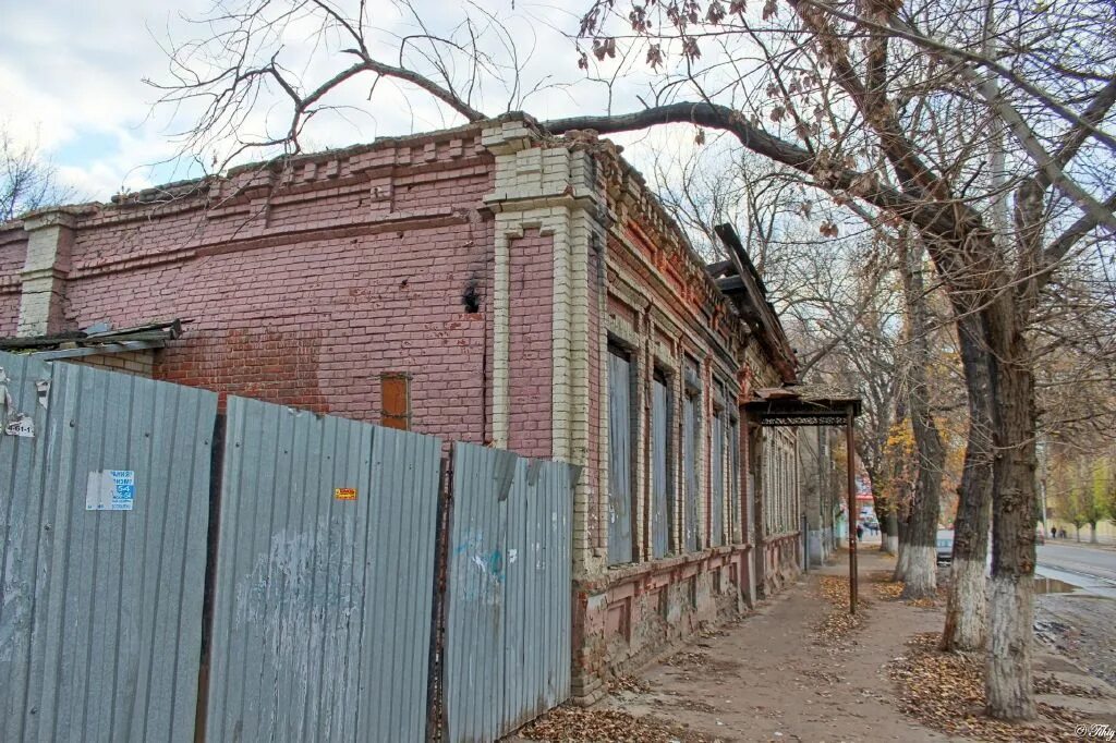 Заброшки саратова. Заброшенные здания в Саратове. Заброшенные здания в Саратове и Саратовской области. Заброшенные здания в Пугачеве. Заброшенный район в Саратове.