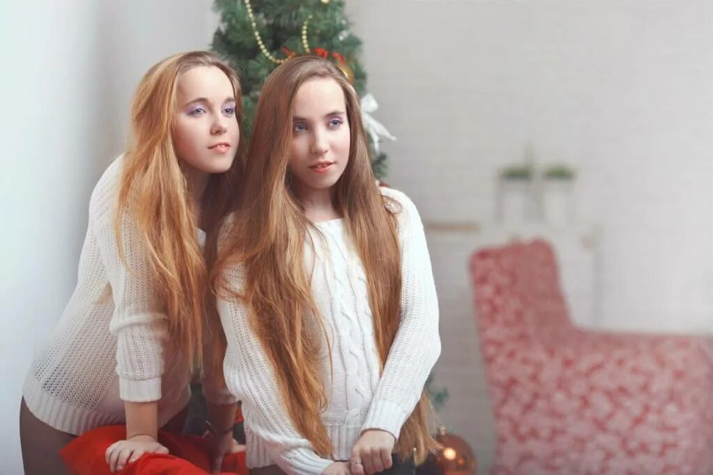 Сестры каратыгины. Ксения и евгения каратыгины. Сестры каратыгины песни. Каратыгины. Дуэт сестры.