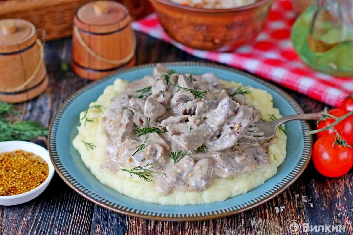 Рецепт бефстроганов из говядины со сметаной классический. Рецепт бефстроганов из говядины со сметаной классический. Строганов бефстроганов. Бефстроганов. Бефстроганов.