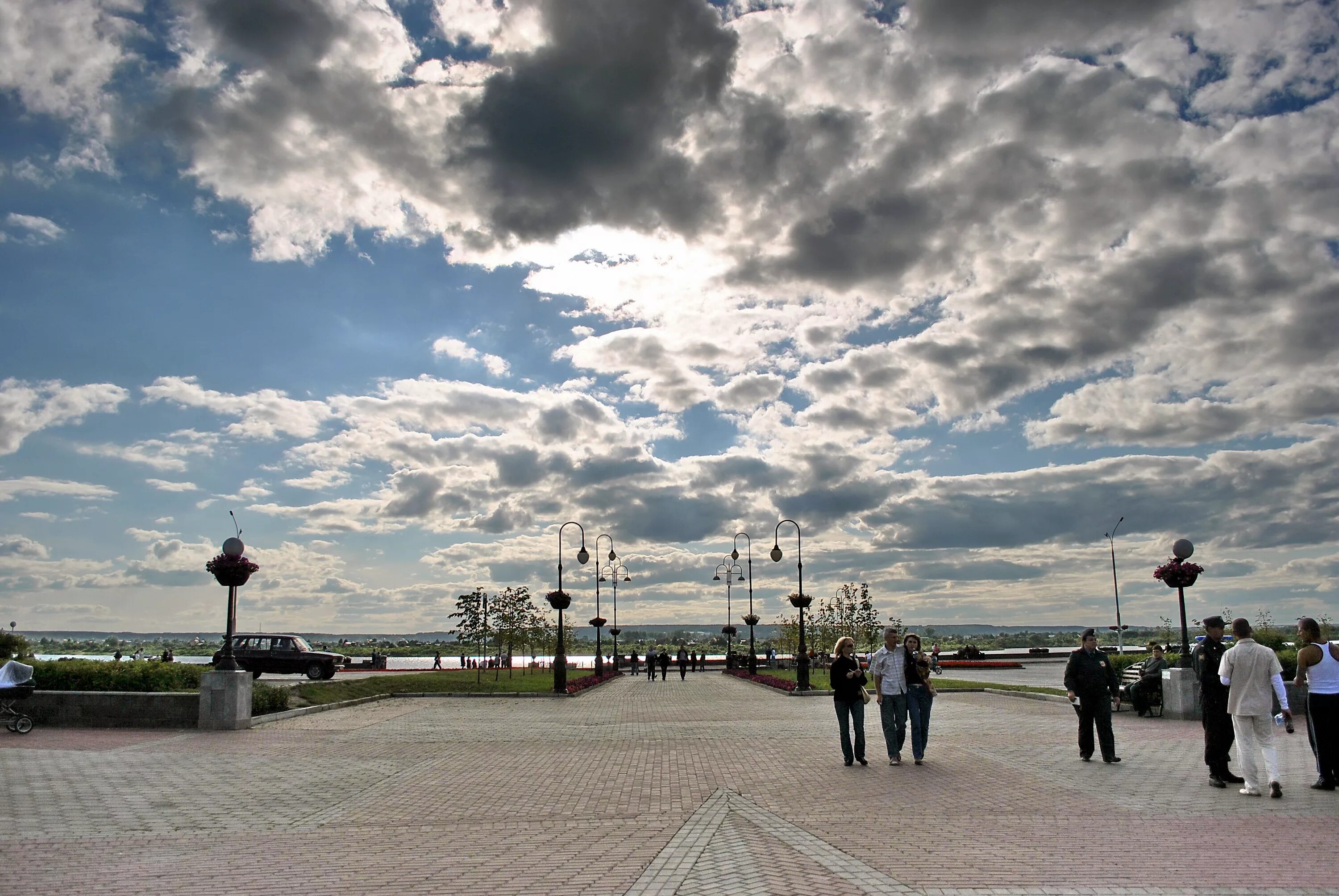 Река томь томск. Набережная реки томи улицы томска. Новая набережная томск. Набережная реки томь томск. У набережной.