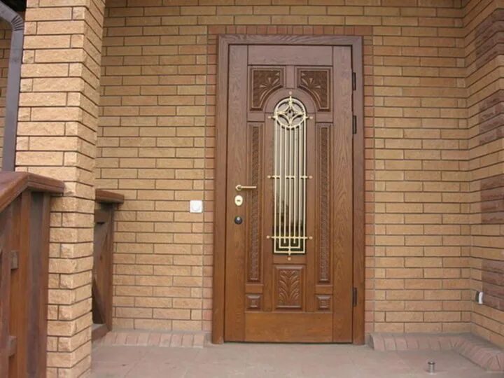 Наружные двери. Стальная линия входные двери. Торекс снегирь коттедж. Входная дверь в дом. Входные двери в дом с терморазрывом и фрамугой.