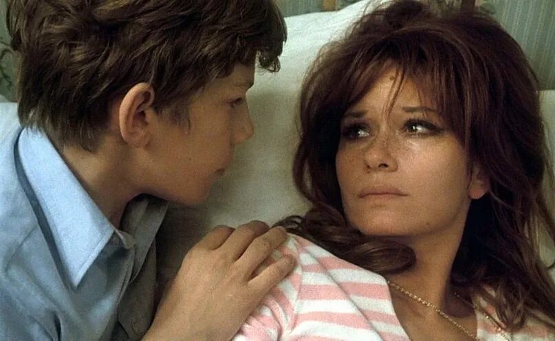 Взрослая женщина и мальчик. Порок сердца (1971). Взрослый мальчик.