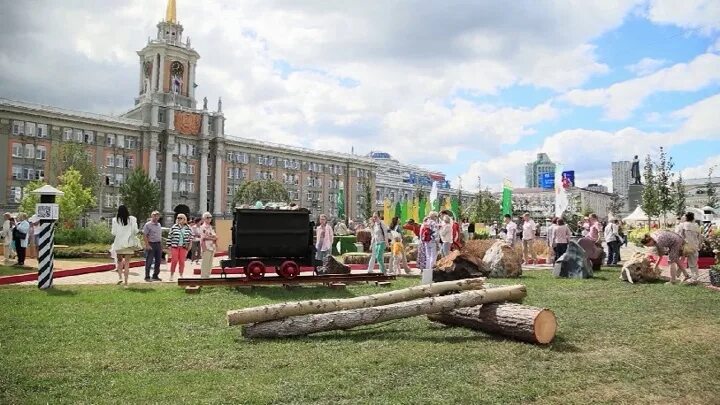 Ярмарка екатеринбург. Ирбитская ярмарка. Ирбитская ярмарка. Ярмарка торговля. Книжная выставка на красной площади 2023.