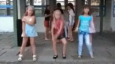 Школьники танцуют видео