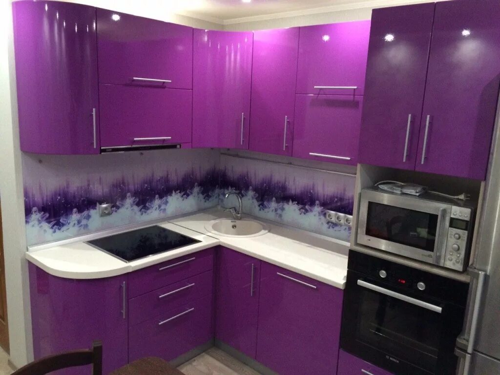 Купить кухонный в кемерово. Сиреневые кухни. Кухонный гарнитур фиолетовый. Фиолетовая кухня. Кухня в сиреневом цвете.