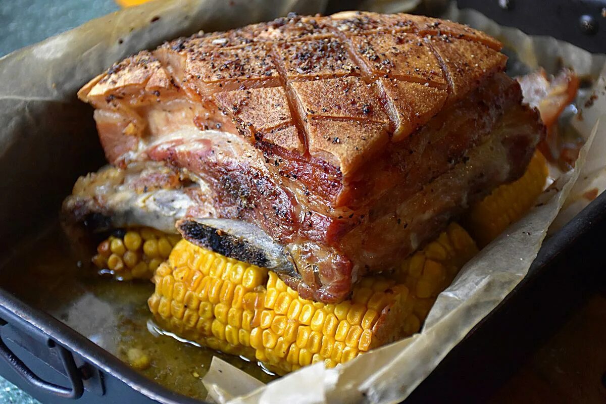 мясо с кукурузой свежей. курица с кукурузой и овощами. лосось и кукуруза. гарнир из кукурузы. жареные зерна кукурузы.