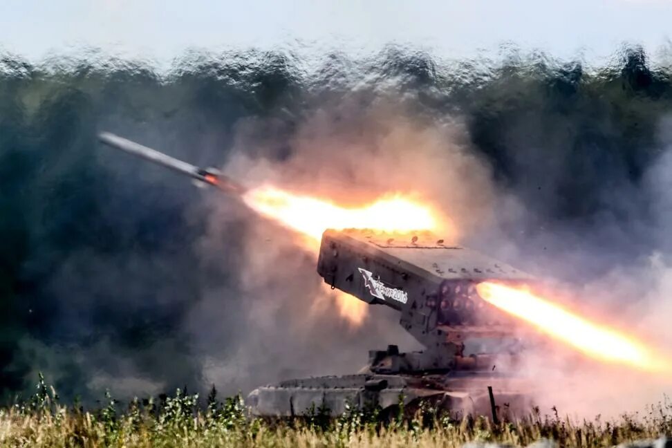 Рсзо тос-1а солнцепёк. Российские тяжелые огнеметные системы. Российские тяжелые огнеметные системы. Тос-1 буратино и тос-1а солнцепек. Тоз солнцепек.