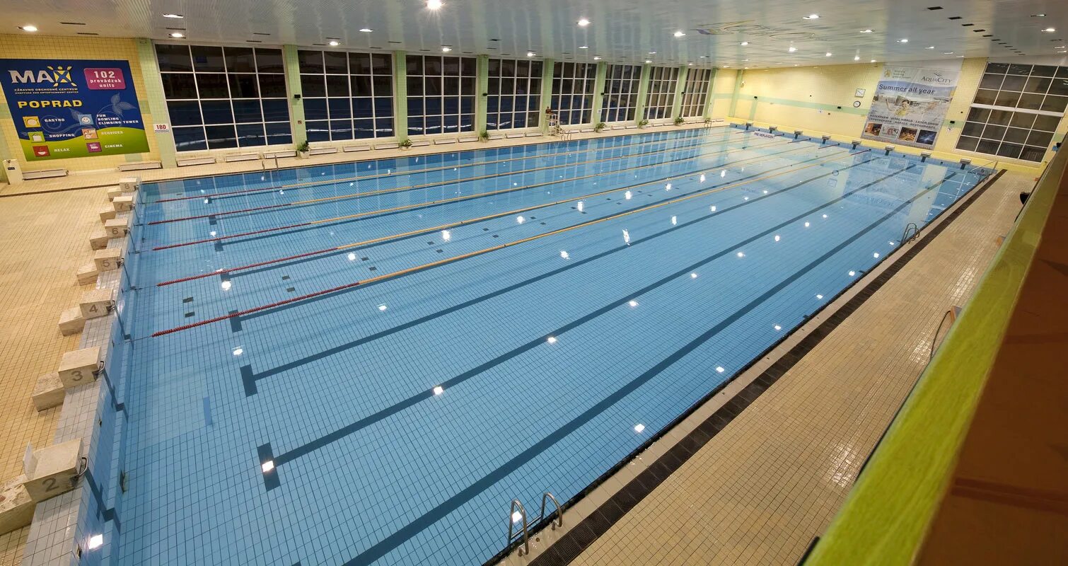 100 метровый бассейн