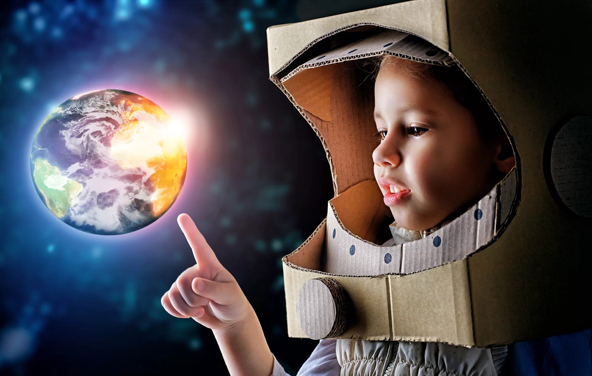 Люди мечтают о космосе. Космический ребенок. Вселенная для детей. Космическая фотосессия для детей. Детям о космосе.