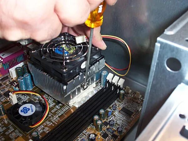 Радиатор процессора залман пассивный. Как снять кулер с материнской платы. Башенный кулер титан ам3+. Компьютерный сервис background. Кулер для материнской платы.