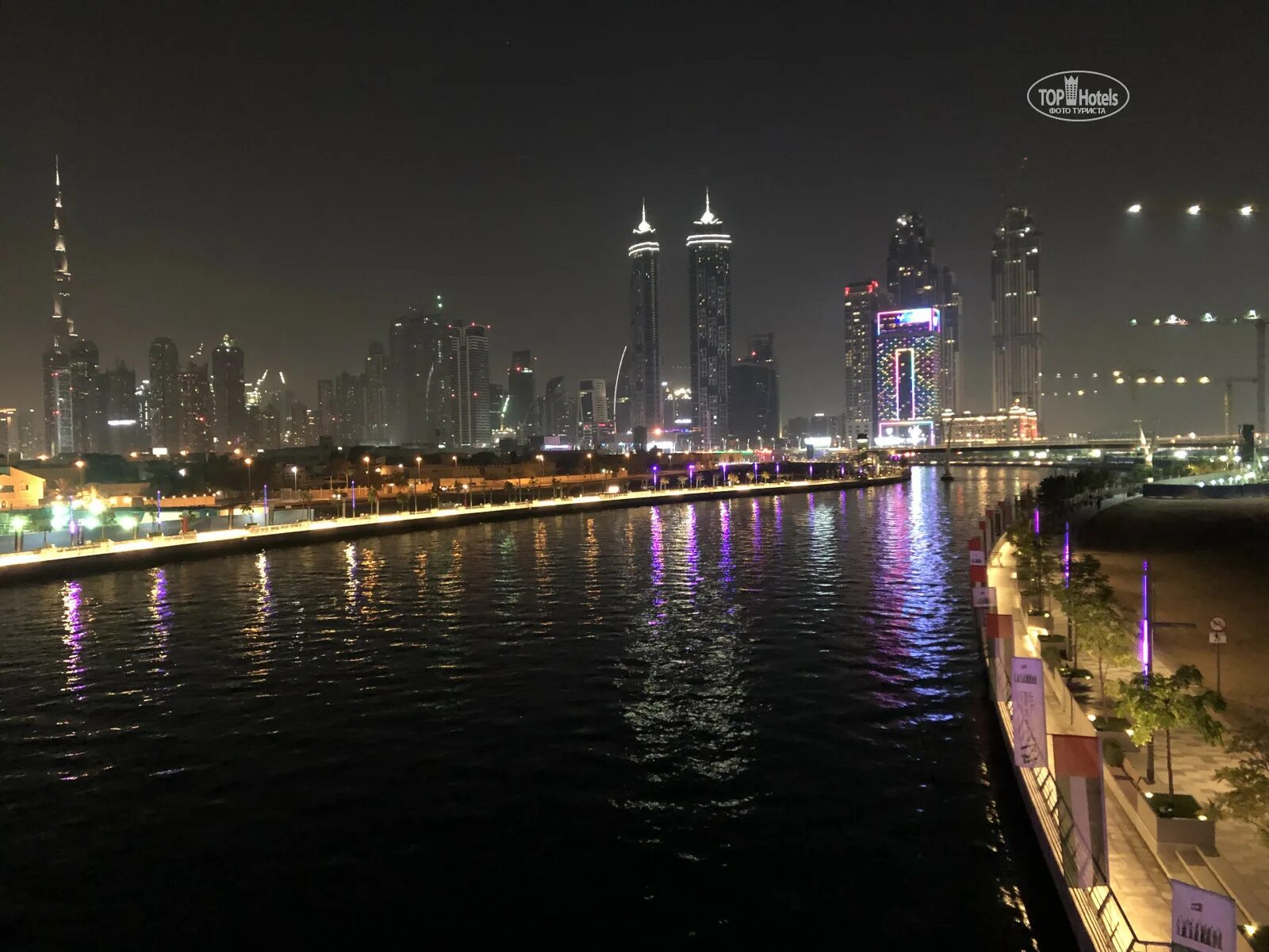Central canal. Canal Central Hotel Дубай. Canal Central Hotel 5 Dubai. Canal Central Hotel Business Bay 5*. Canal Central Business Bay 5 фото.
