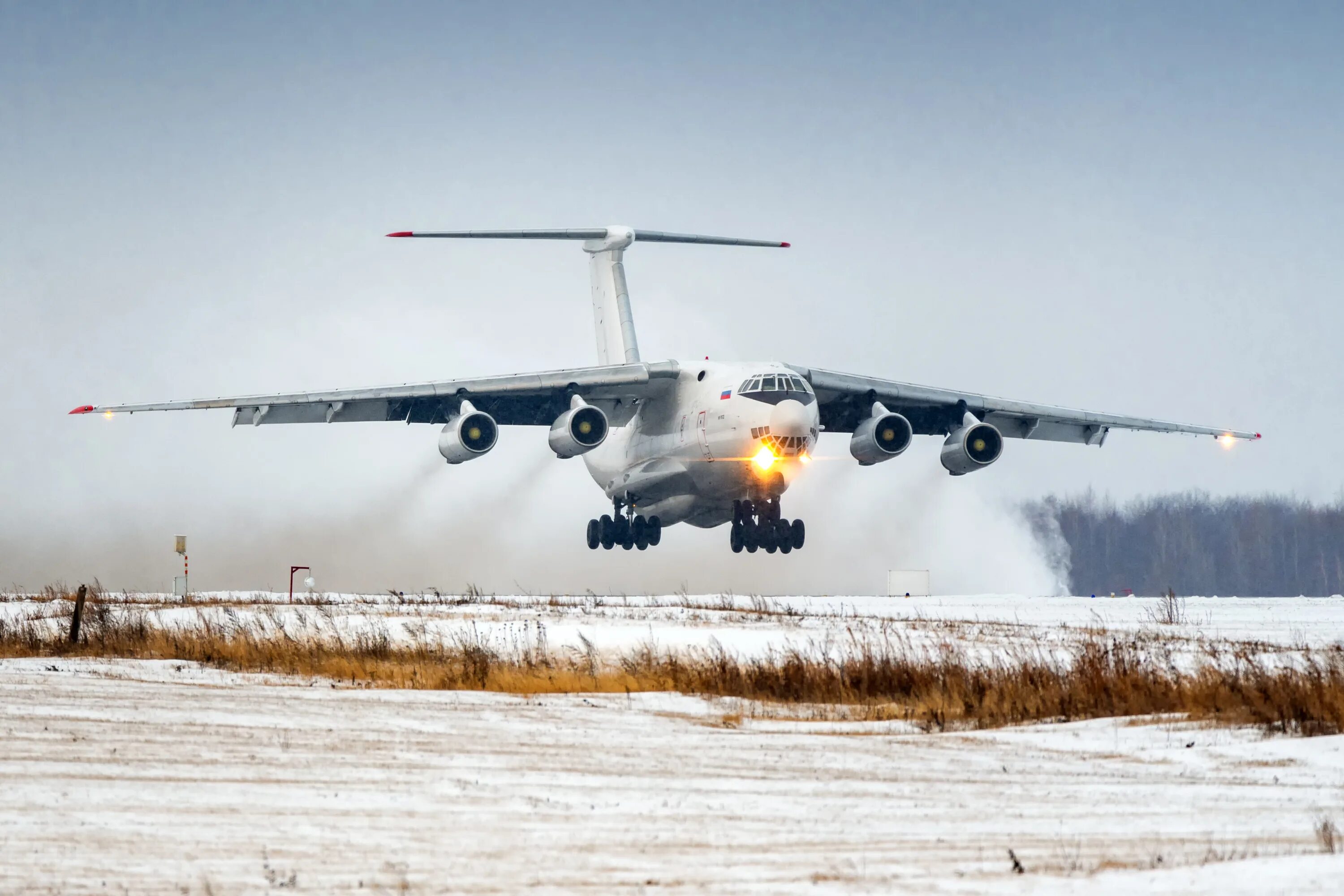 Ил76 иваново списки. Ильюшин ил 76. Ильюшин ил 76 ТД. Ил 76 МД. Ilyushin il-76td самолет.