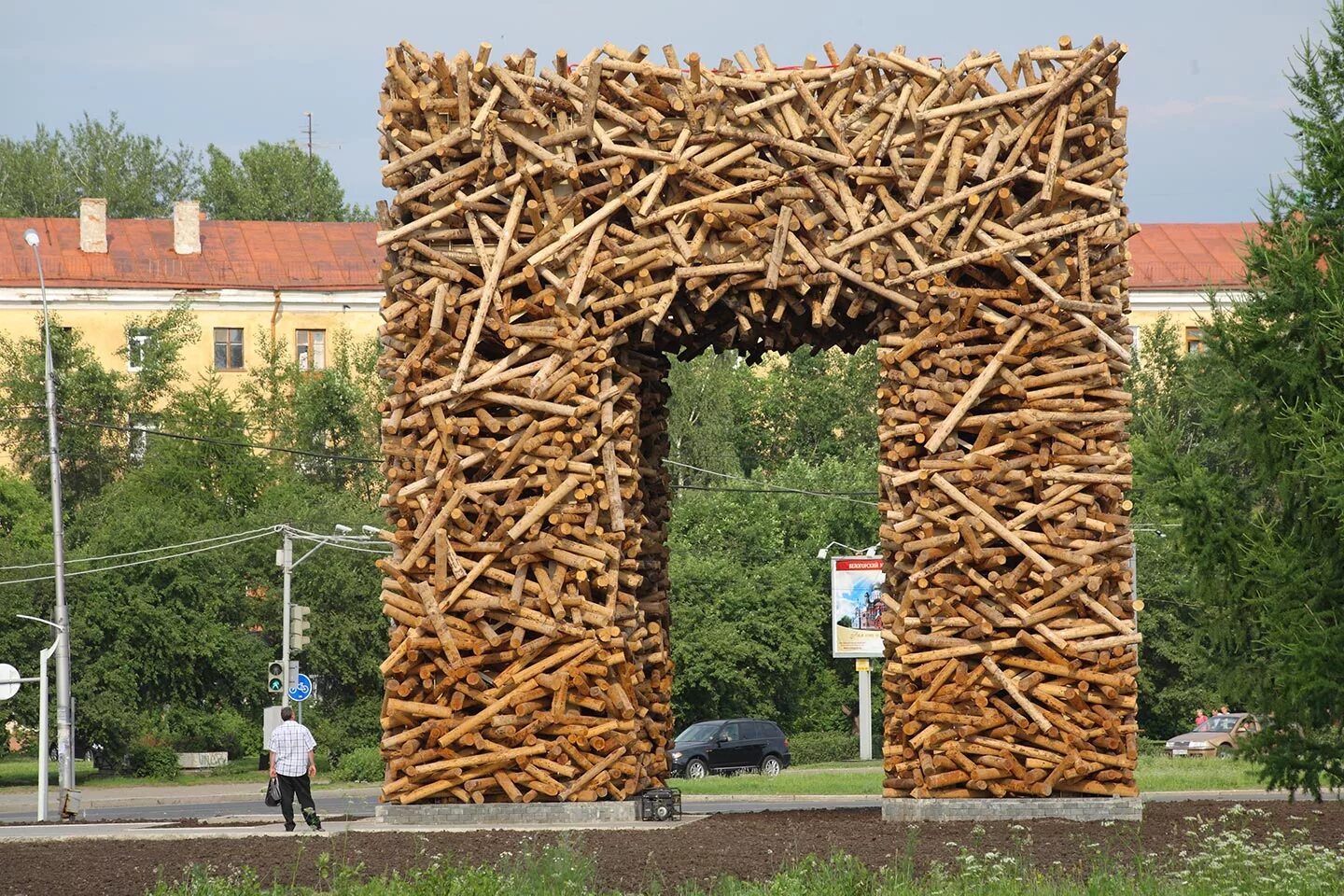 П пермь. Николай полисский пермские ворота. памятник пермские ворота пермь. пермь памятник букве «п» (пермские ворота). памятник букве п в перми.