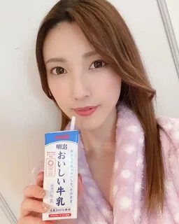 After her debut, she counterattacked and became a first-line goddess, but s...