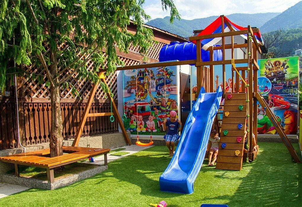 Анакопия клаб абхазия новый афон. Отели для отдыха с детьми в абхазии. Дельфин клубный отель абхазия. Детские площадки в сухуми. Отель в гагре wellness.