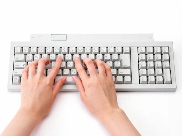 Стучать по клавиатуре. Нажатие на клавиатуру. Стучит по клавиатуре. Нажатие руки на клавиатуре. Человек нажимает на клавиатуру.