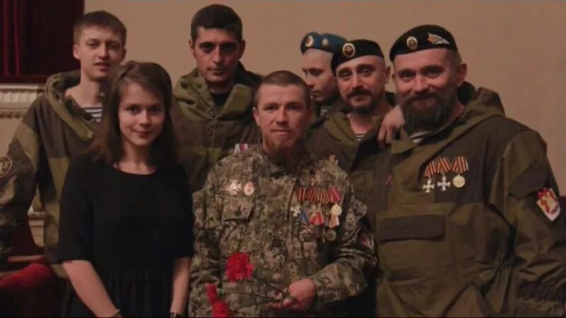 Гиви моторола захарченко фото. Гиви и моторола. Я гиви мальчики гиви музыка из видео. Гиви клип памяти. Комбат гиви.