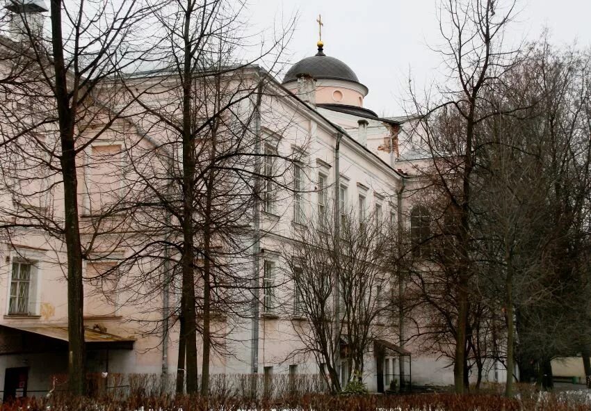 Елизаветинский проезд. Елизаветинский институт. храм троицы живоначальной при мгоу. мгоу улица радио 10. храм троицы в хорошеве.