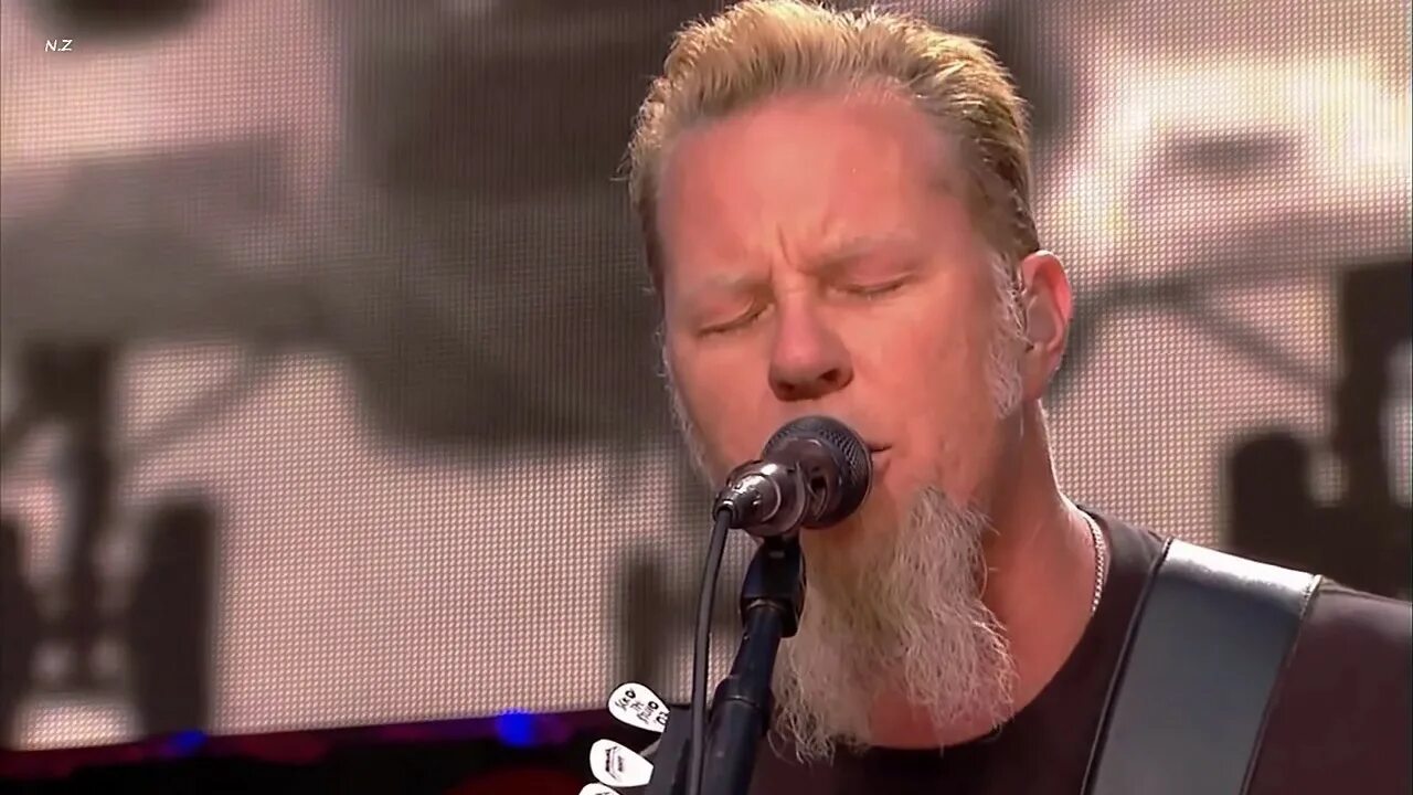 Metallica nothing else matters live. Metallica nothing else matters live