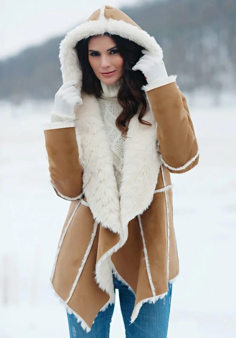 Дубленка с натуральным мехом песцом. Искусственная дубленка женская короткая. Дубленка из экомеха. Дубленка косуха женская с белым мехом. Дубленка искусственная голубая.