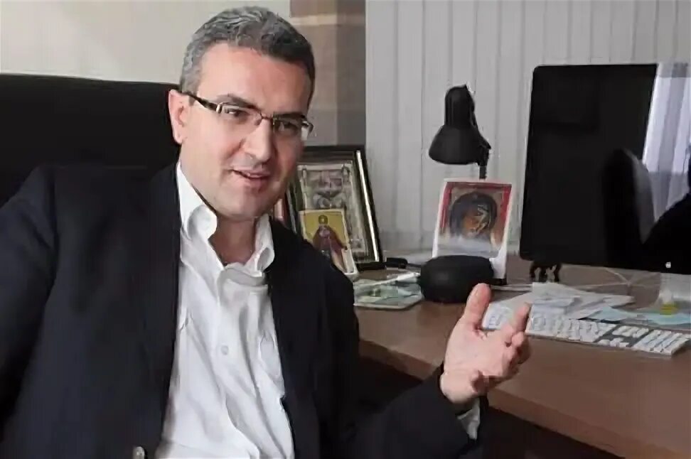 Французский наблюдатель. Политологи франция. Политологи франция. Политологи франция. Французский политолог.