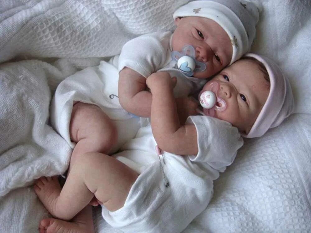 Куклы как настоящие дети. Bebe realista реборн. реборн бэйбики новорождённые. настоящие куклы.
