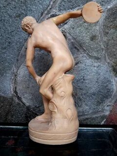 Patung Alabaster Mitologi Yunani Discobolus of Myron.