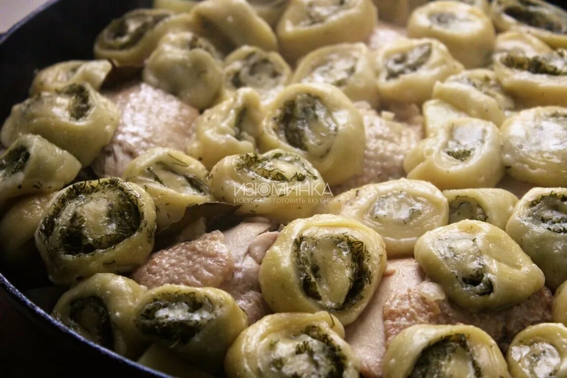 Рецепт штрули со свининой и картошкой. Штрули, штрудели. Вторые блюда рецепты на каждый день. Баварские штрули. Рецепт штрули со свининой и картошкой.