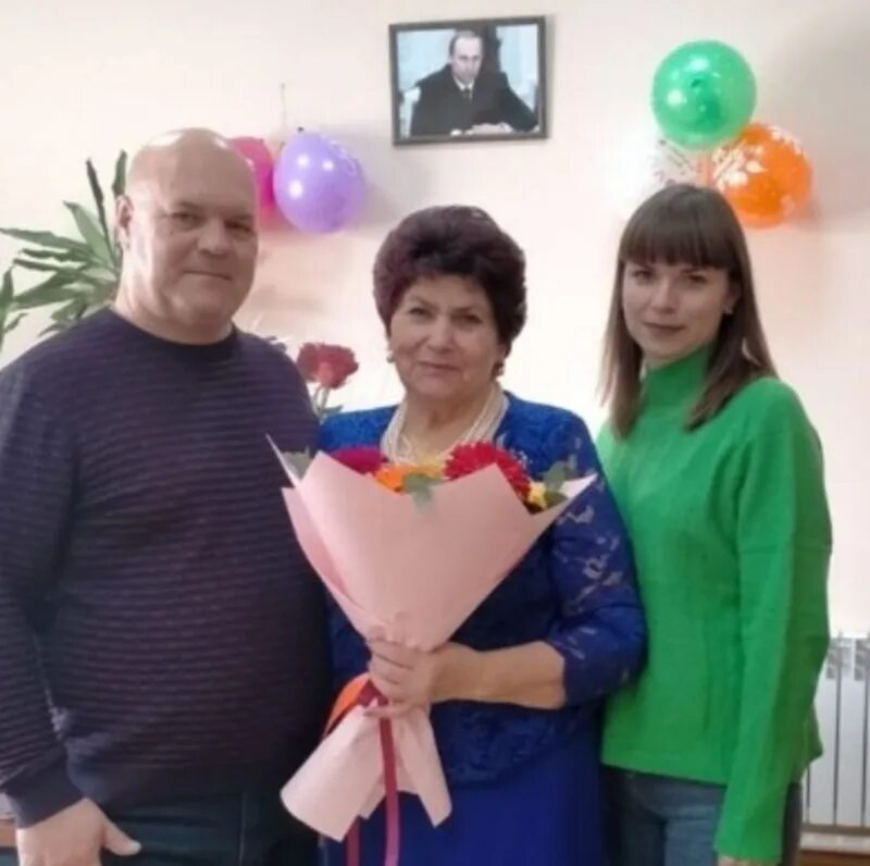 Свидетельство молодая семья. Дом культуры икряное. Новости икряного. Школьная улица икряное школа. Музей в рыболовства в икряном.