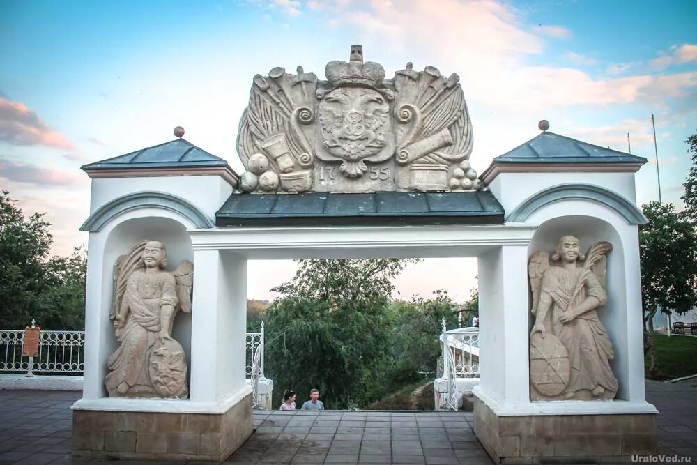 Елизаветинские ворота в оренбурге фото